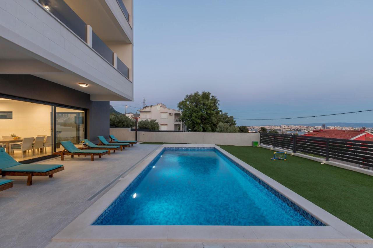Luxury Villa La Nonna Ana - Heated Pool, Sea View, Near Split Kastela Exterior photo